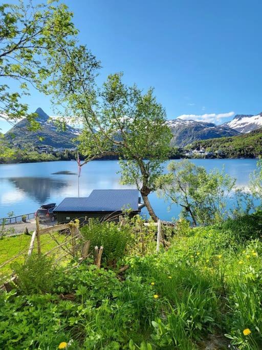 Lovely 1 Bedroom Downstairs Condo With Free Parking Place Svolvær Esterno foto